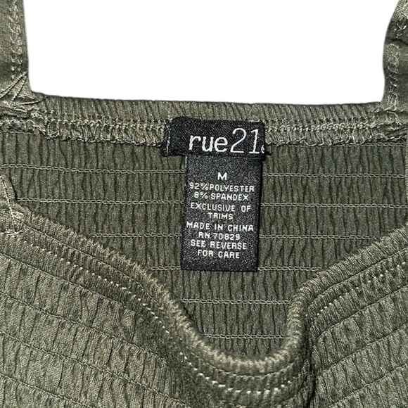 Army Green Women’s Tank Top  Smocked Size Medium - Picture 4 of 5